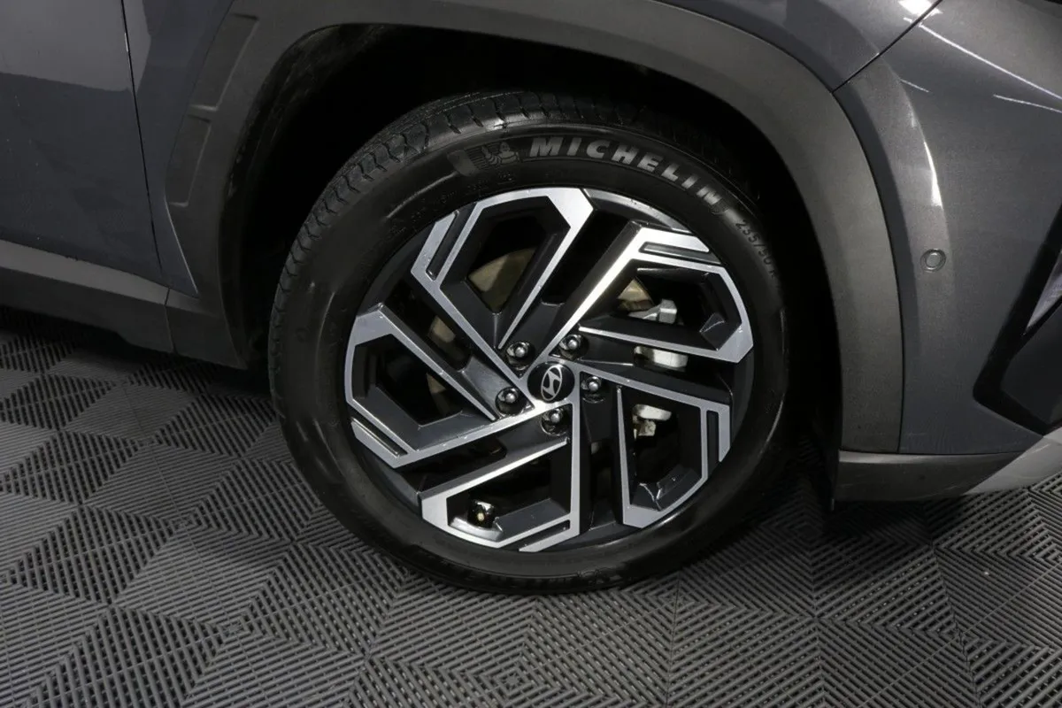 Hyundai Tucson Hybrid Executive Plus - EX Demo - - Image 4