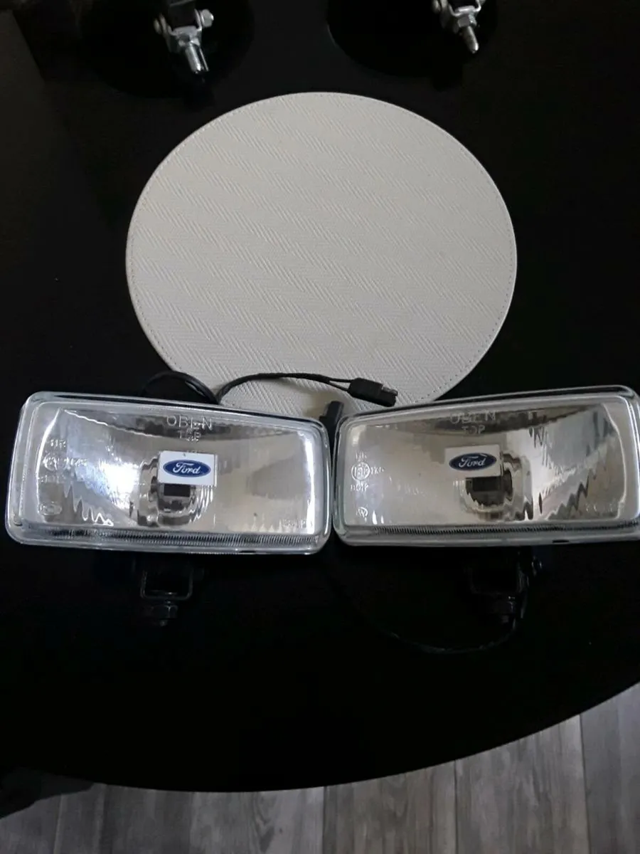 Spotlights - Image 4