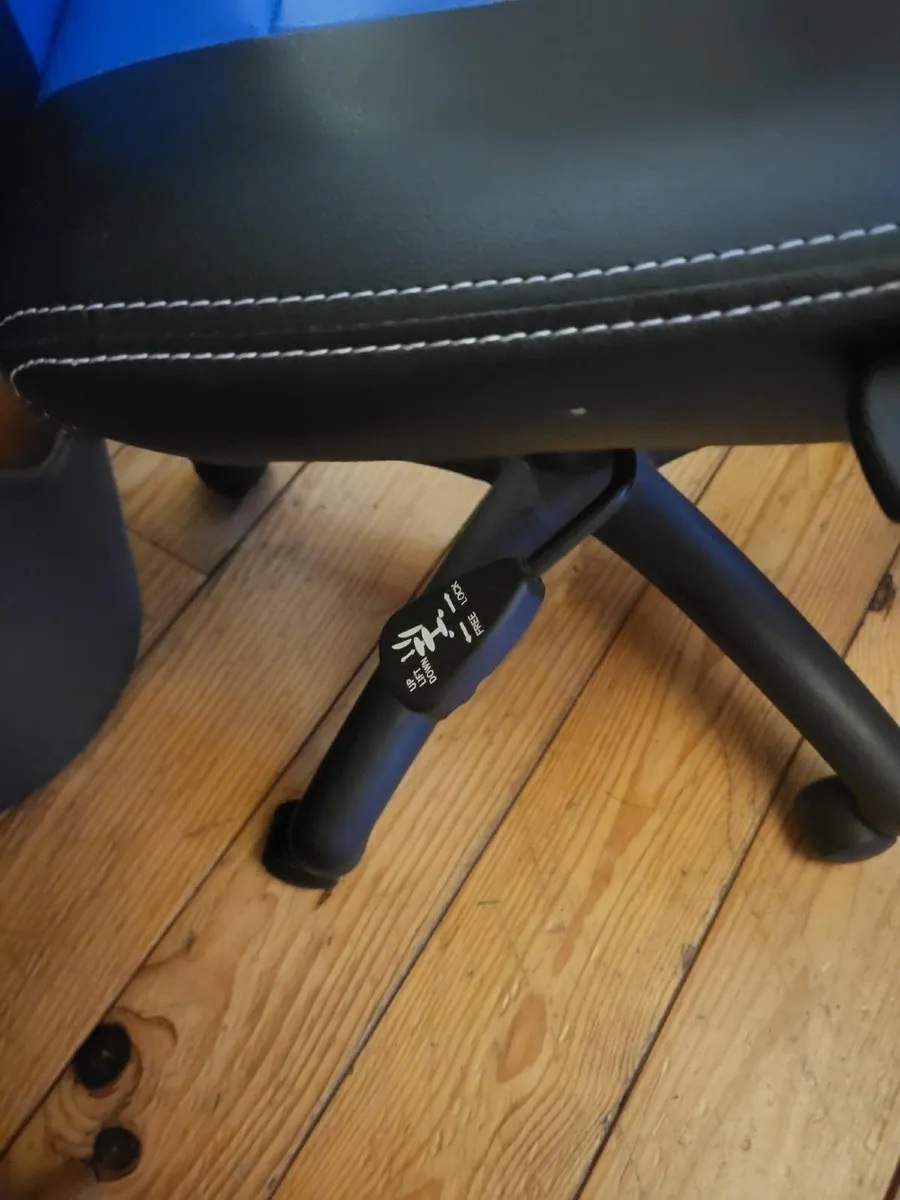 Desk Chair - Image 4