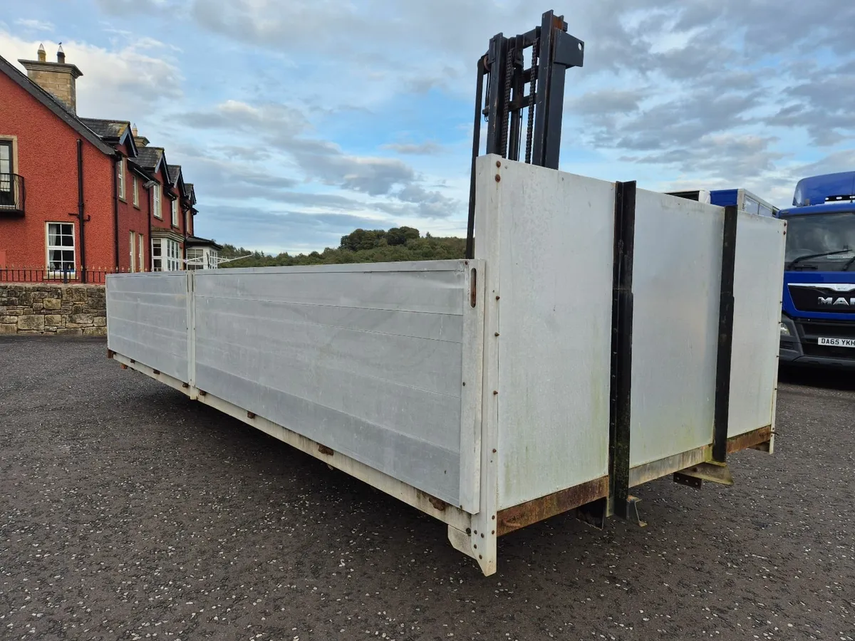 Full alloy 21ft Dropside Body - Image 1