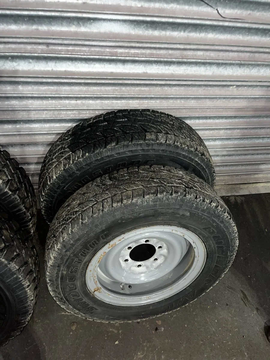 1992 Toyota hilux wheels - Image 3