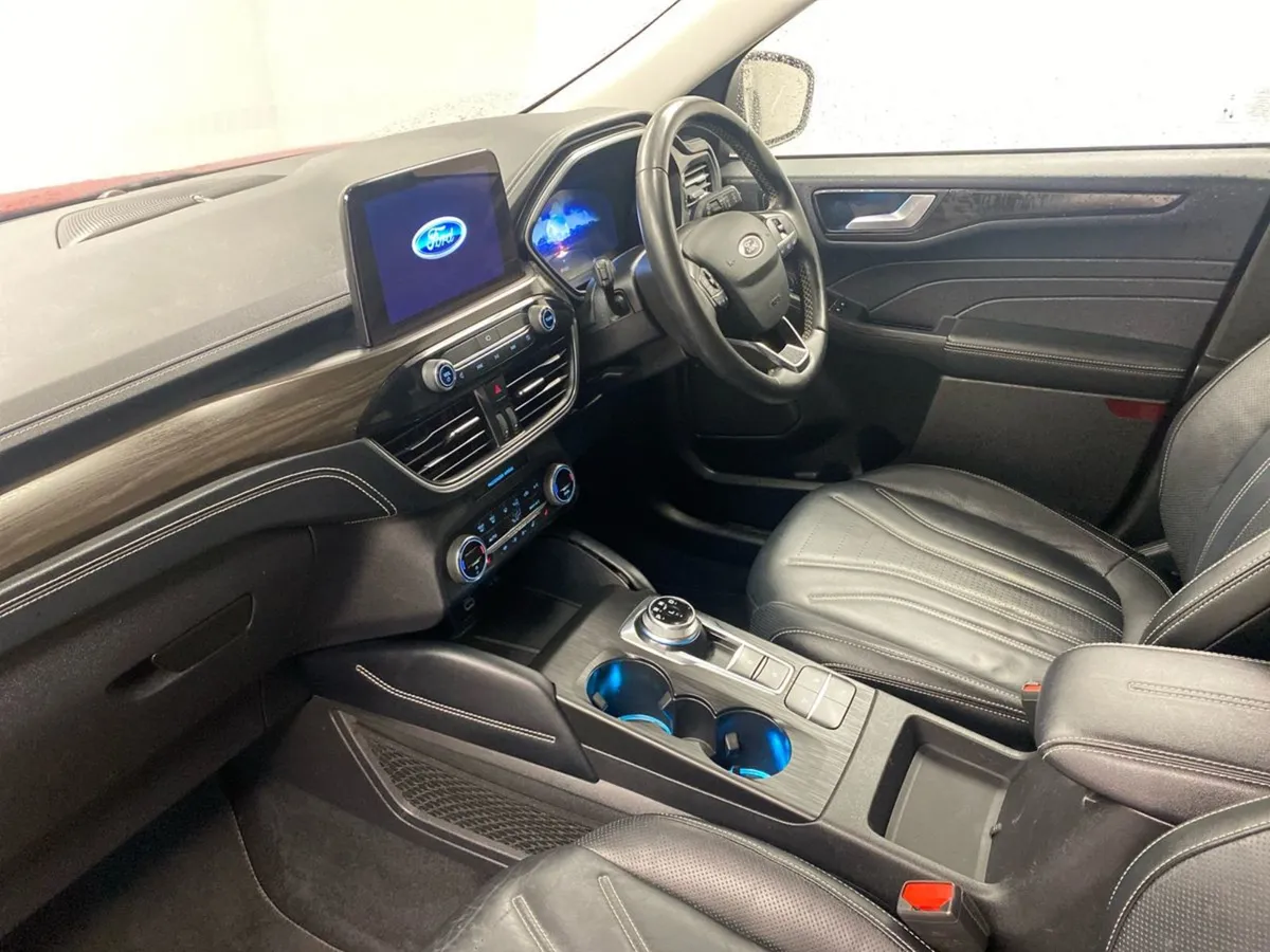 Ford Kuga 2.5 Duratec 190PS Fhev Vignale Auto - Image 3
