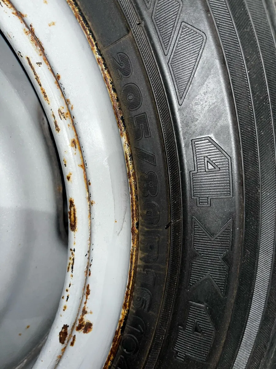 1992 Toyota hilux wheels - Image 4