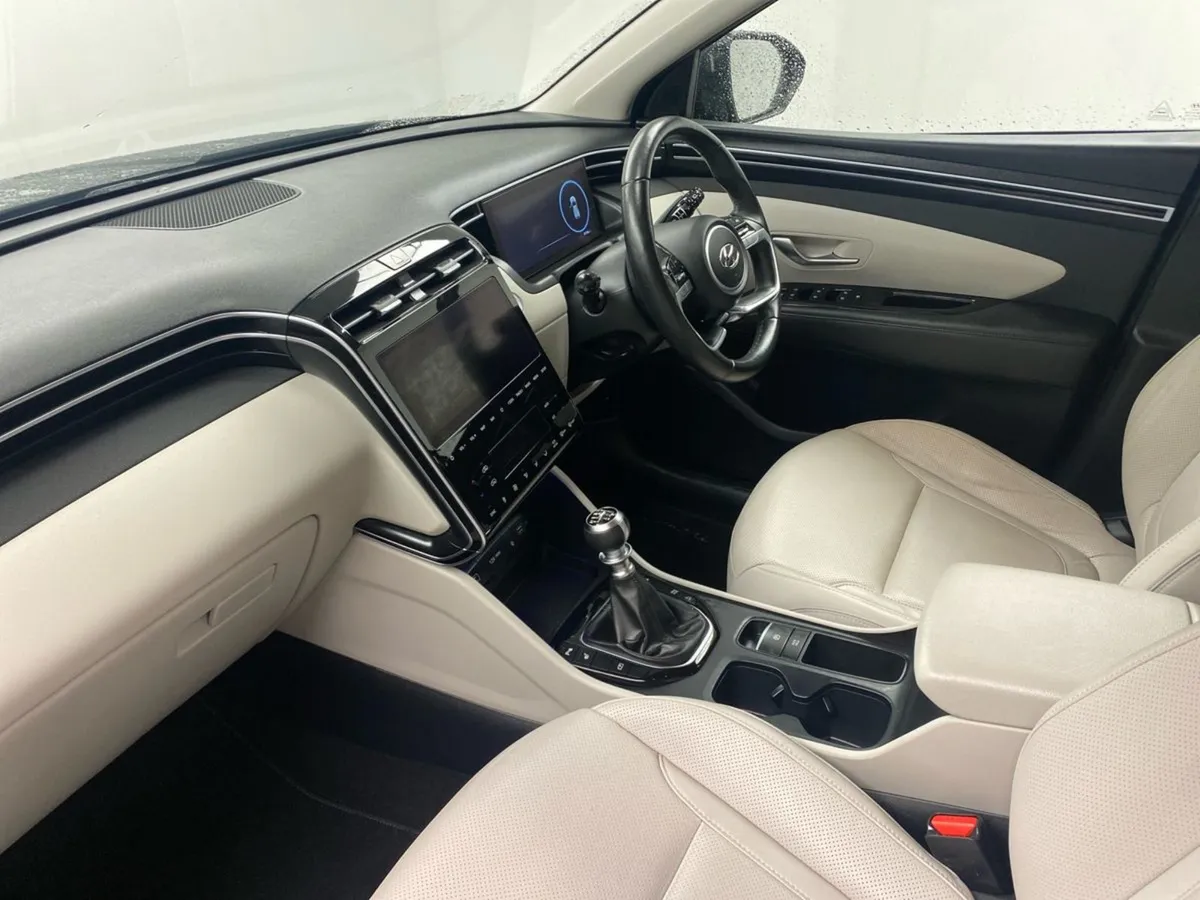 Hyundai Tucson 2WD Executive Plus - Image 2