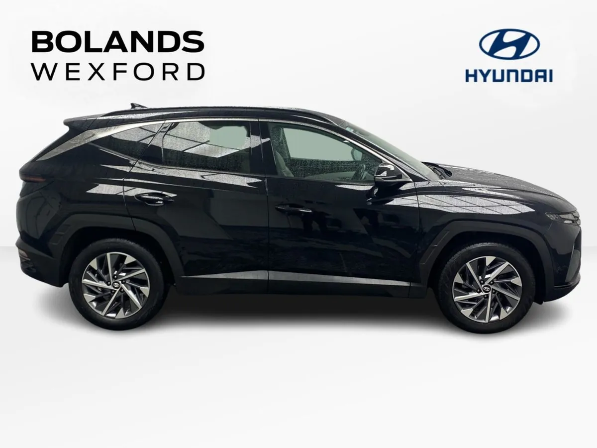 Hyundai Tucson 2WD Executive Plus - Image 4