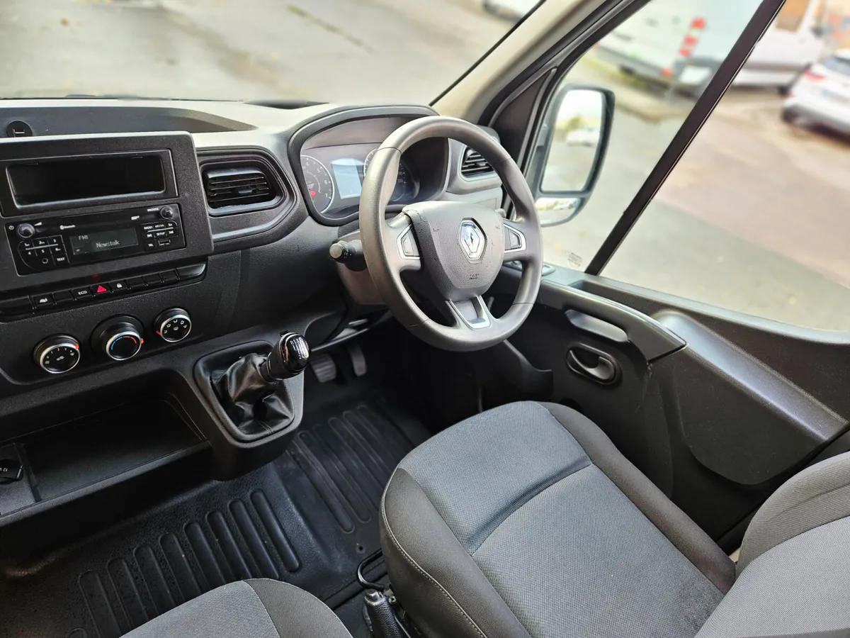 202 Renault Master 2.3 LWB - Image 4