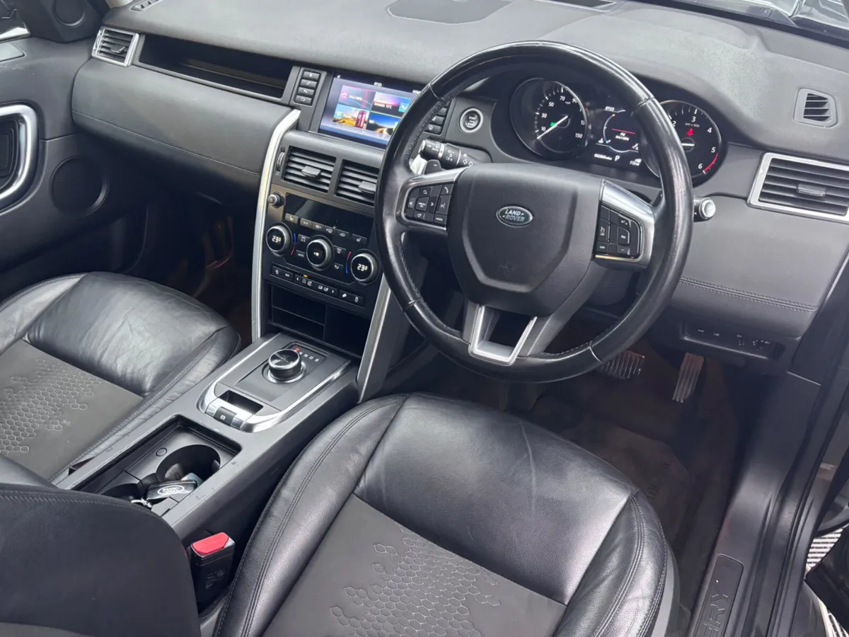 Land Rover Discovery Sport 2.0 TD4 SE  TECH - Image 4