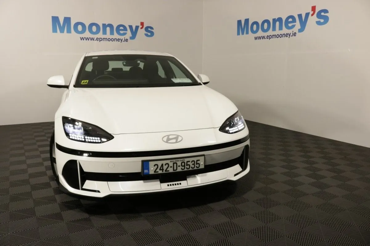 Hyundai Ioniq 6 Signature EX Demo 77 kWh EV Saloon - Image 2