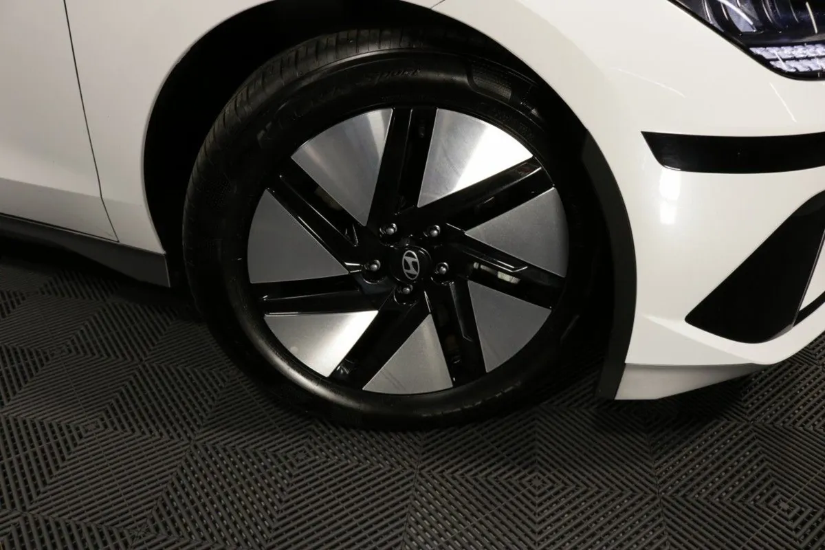 Hyundai Ioniq 6 Signature EX Demo 77 kWh EV Saloon - Image 3