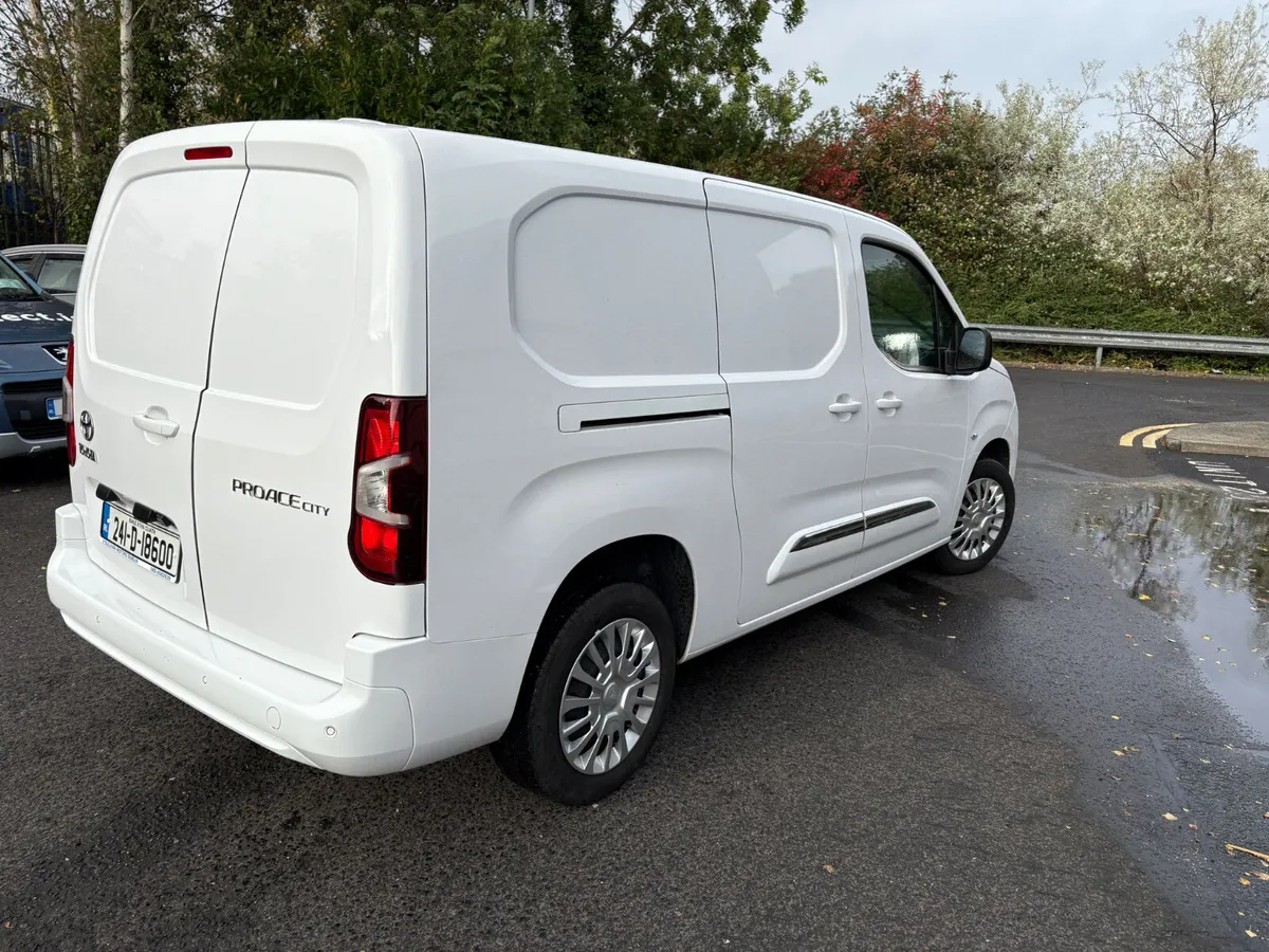 Toyota Proace City 2024 VAN 1.5 Diesel Manual - Image 4