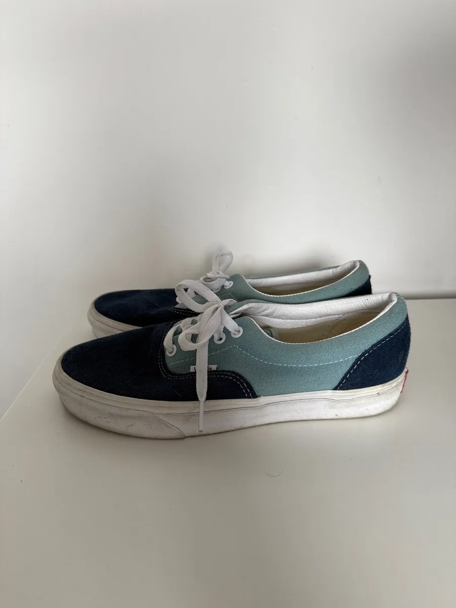 Vans - Image 2