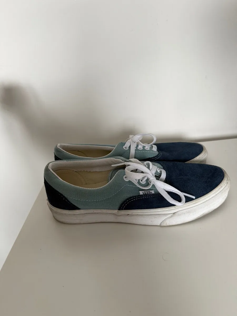 Vans - Image 3
