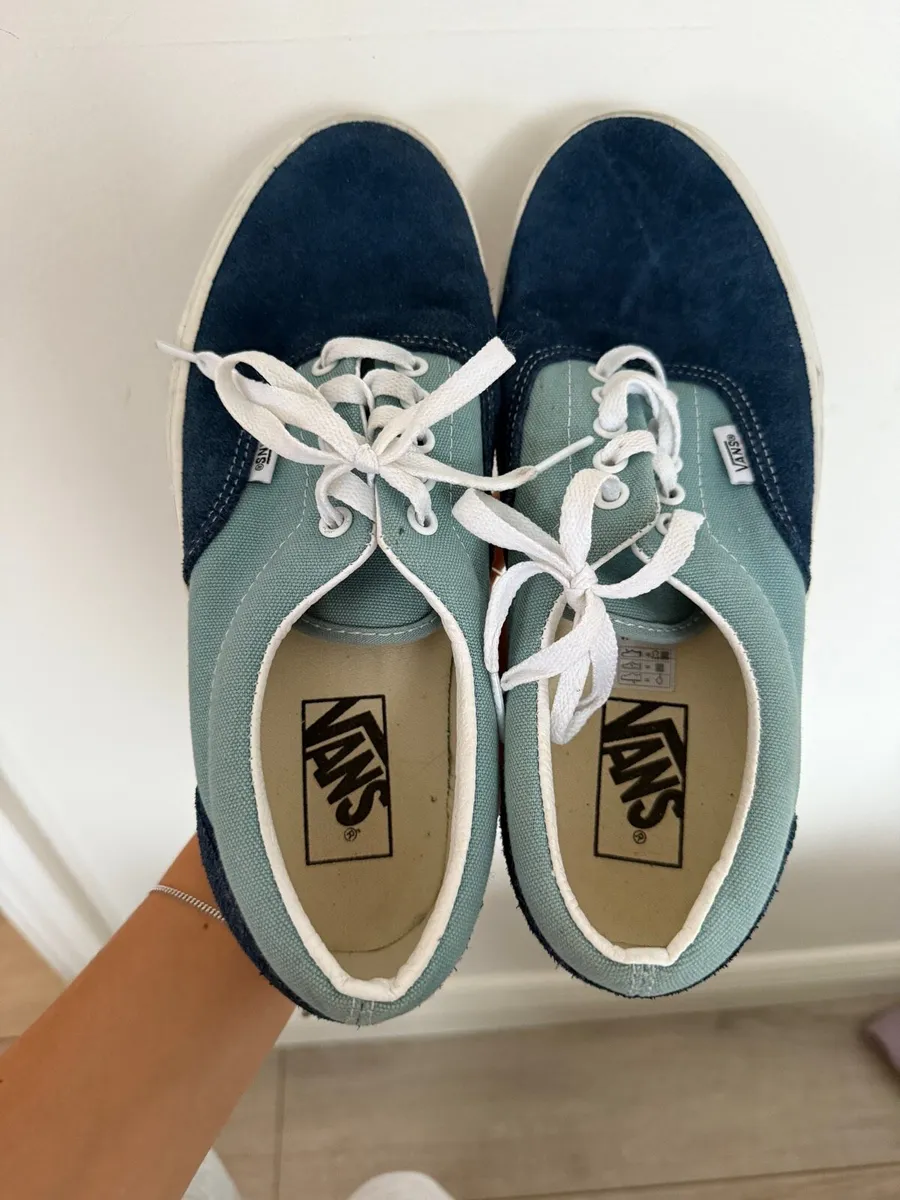 Vans - Image 4