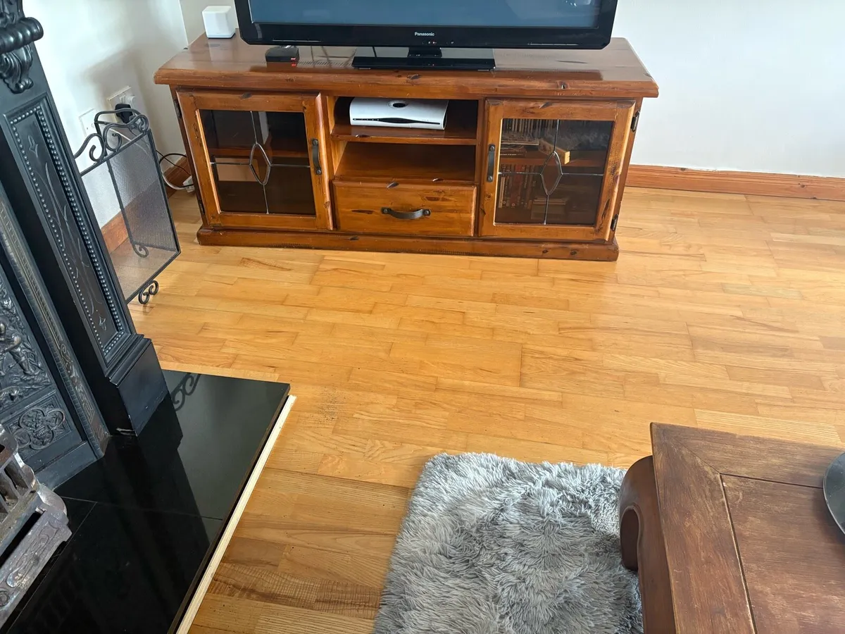 tv unit and sofa - Image 1