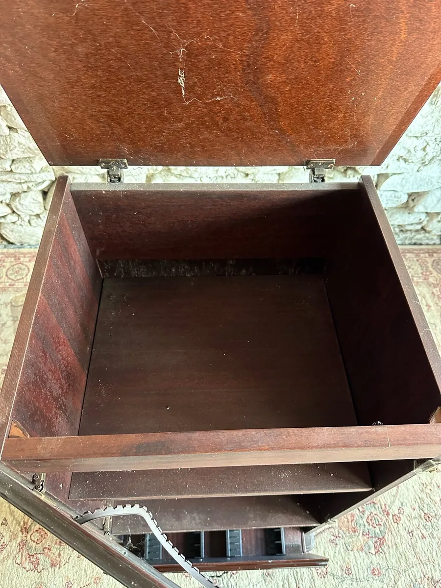 Cabinet - Image 3