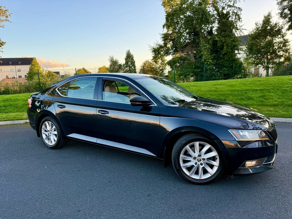 Skoda Superb Automatic - Image 4