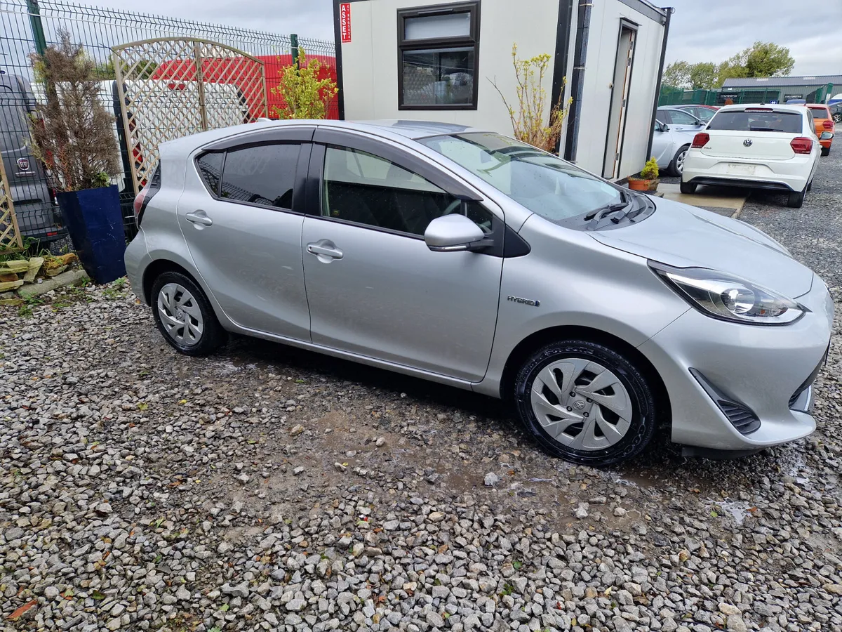 2020 (201) Toyota Aqua 1.5 Hybrid Nct 10/27 - Image 4