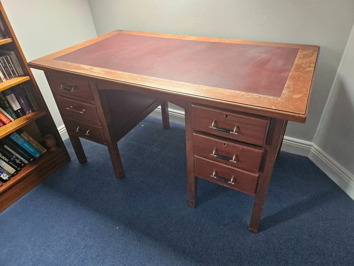 Large Classic Desk - Image 1
