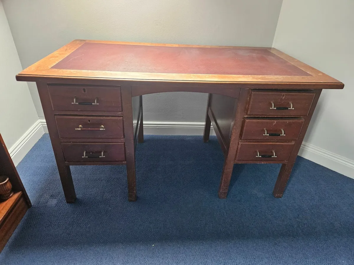 Large Classic Desk - Image 2