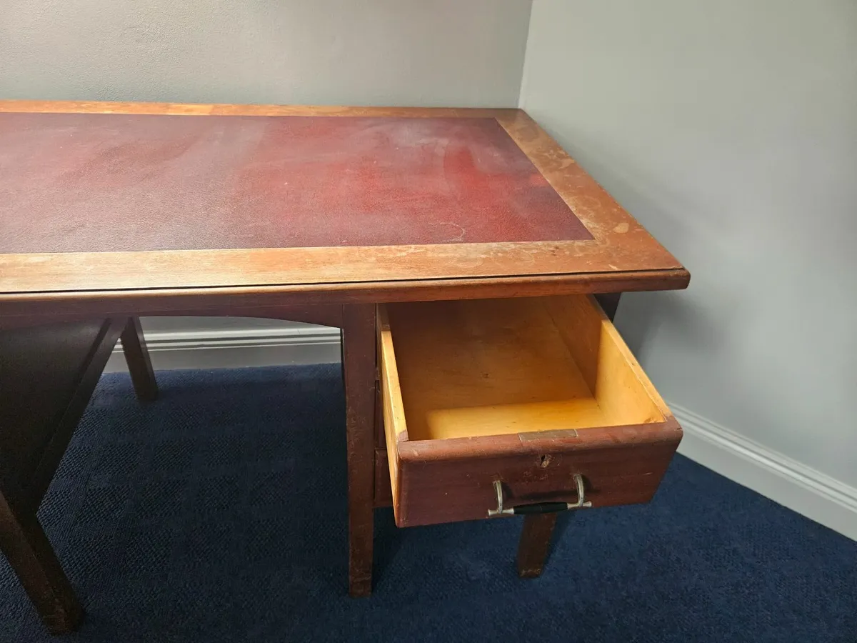 Large Classic Desk - Image 3