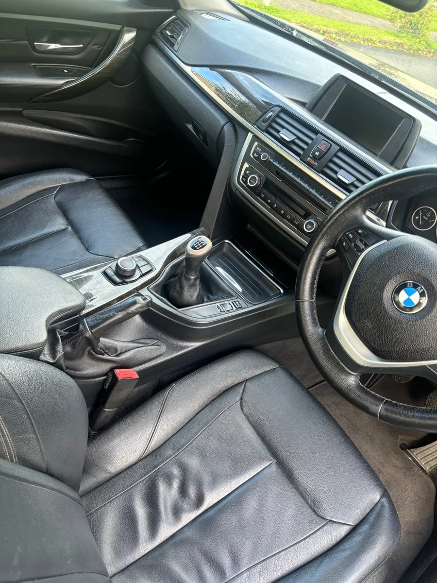 BMW 3-Series 2013 - Image 4
