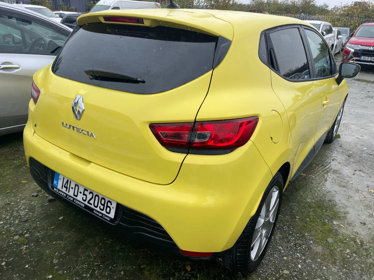 141 Renault Clio 1.2 Automatic 5dr Model - Image 3