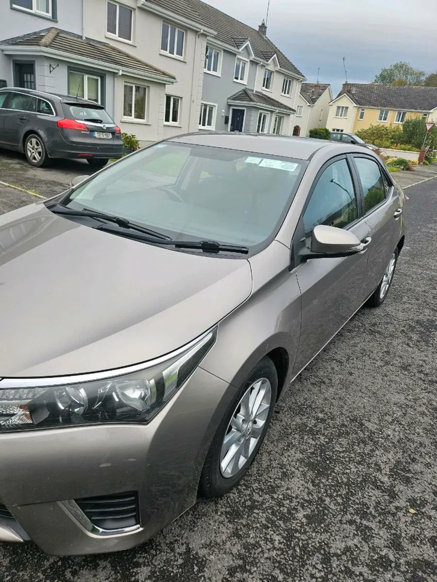 Toyota corolla - Image 2