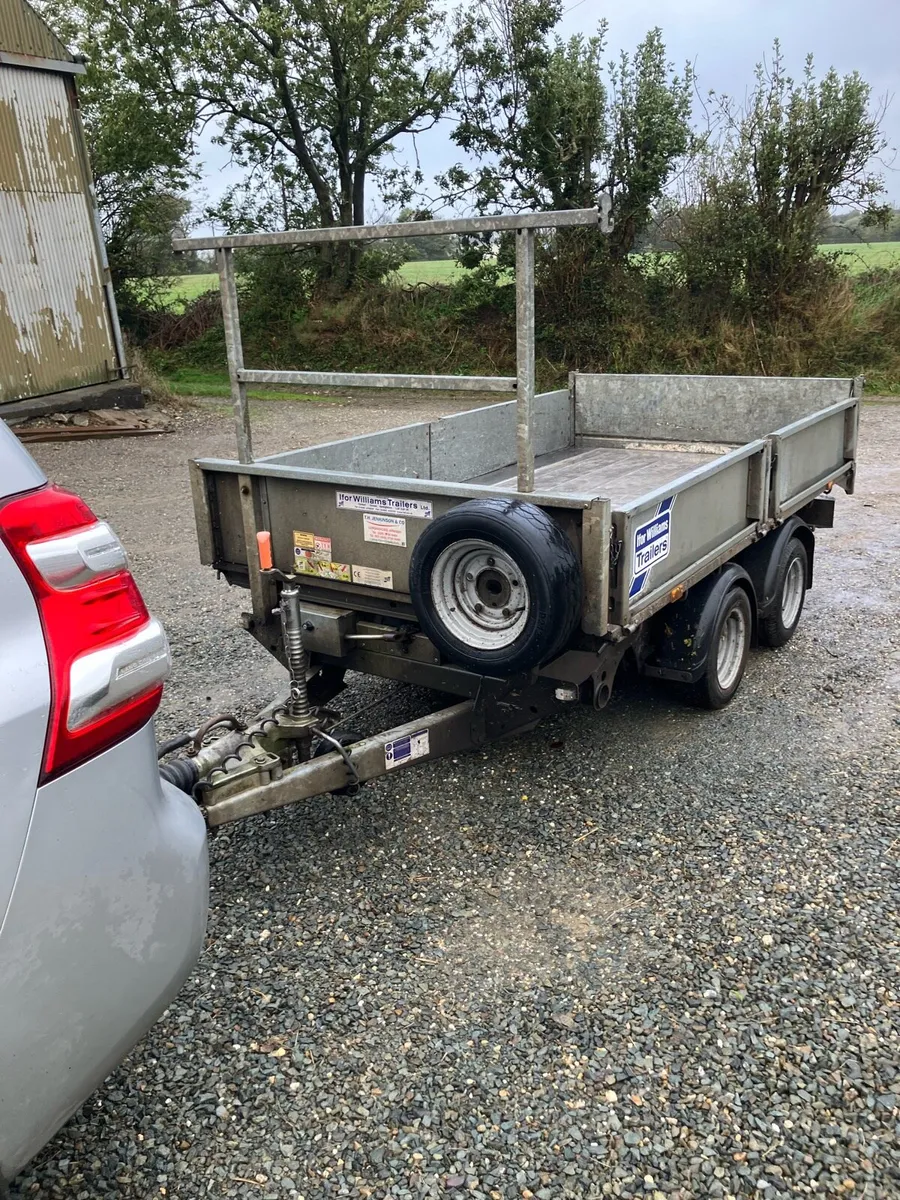 Trailers - Image 1