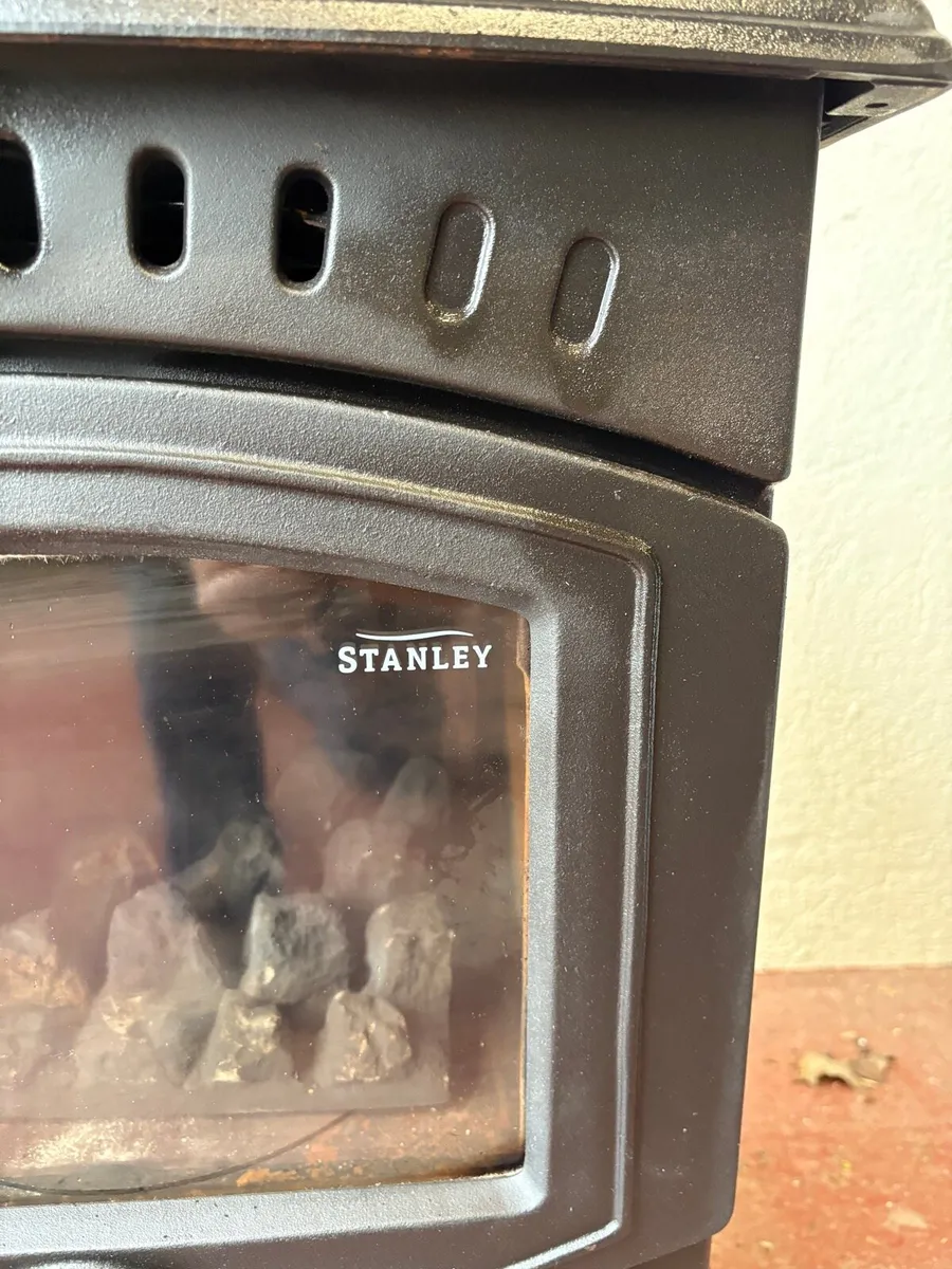 Stanley oil stove - Image 2