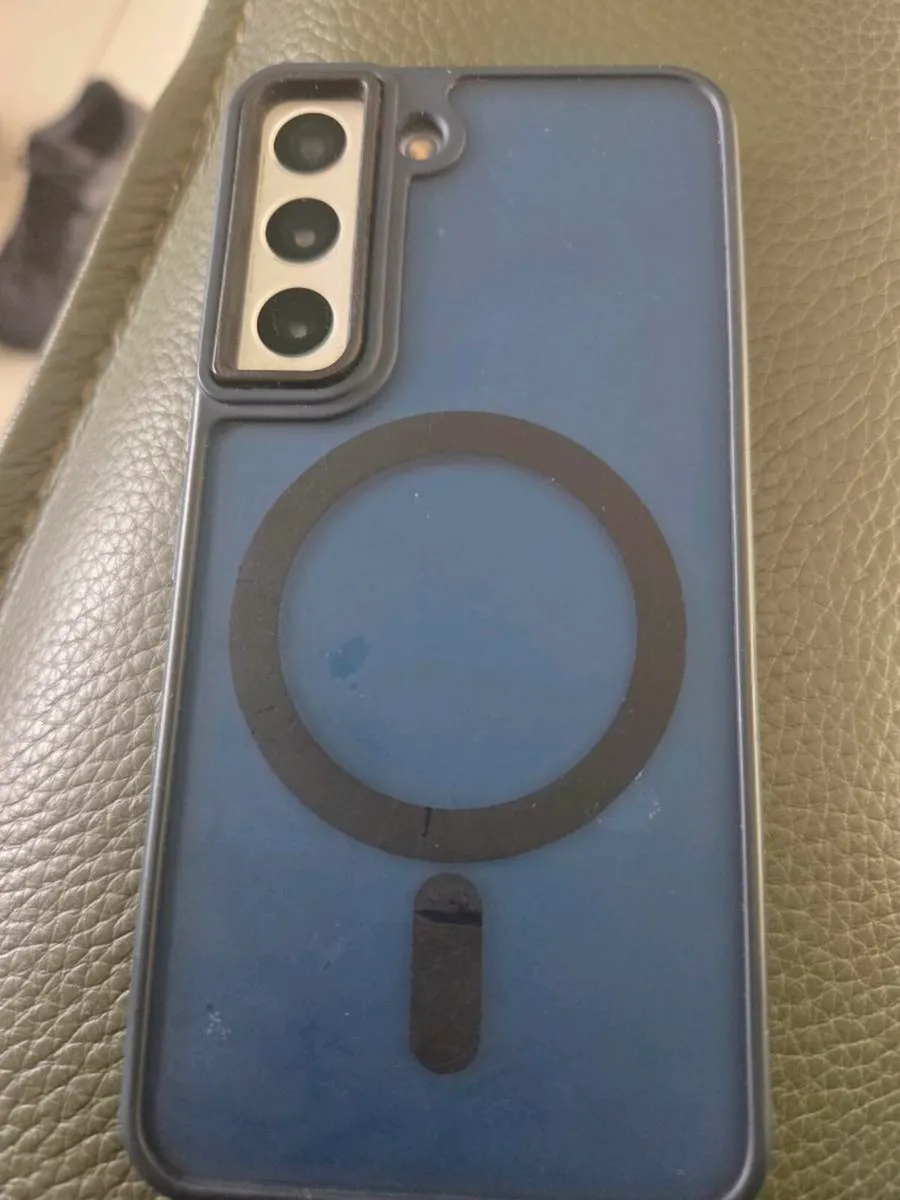 Samsung S22 - Image 3