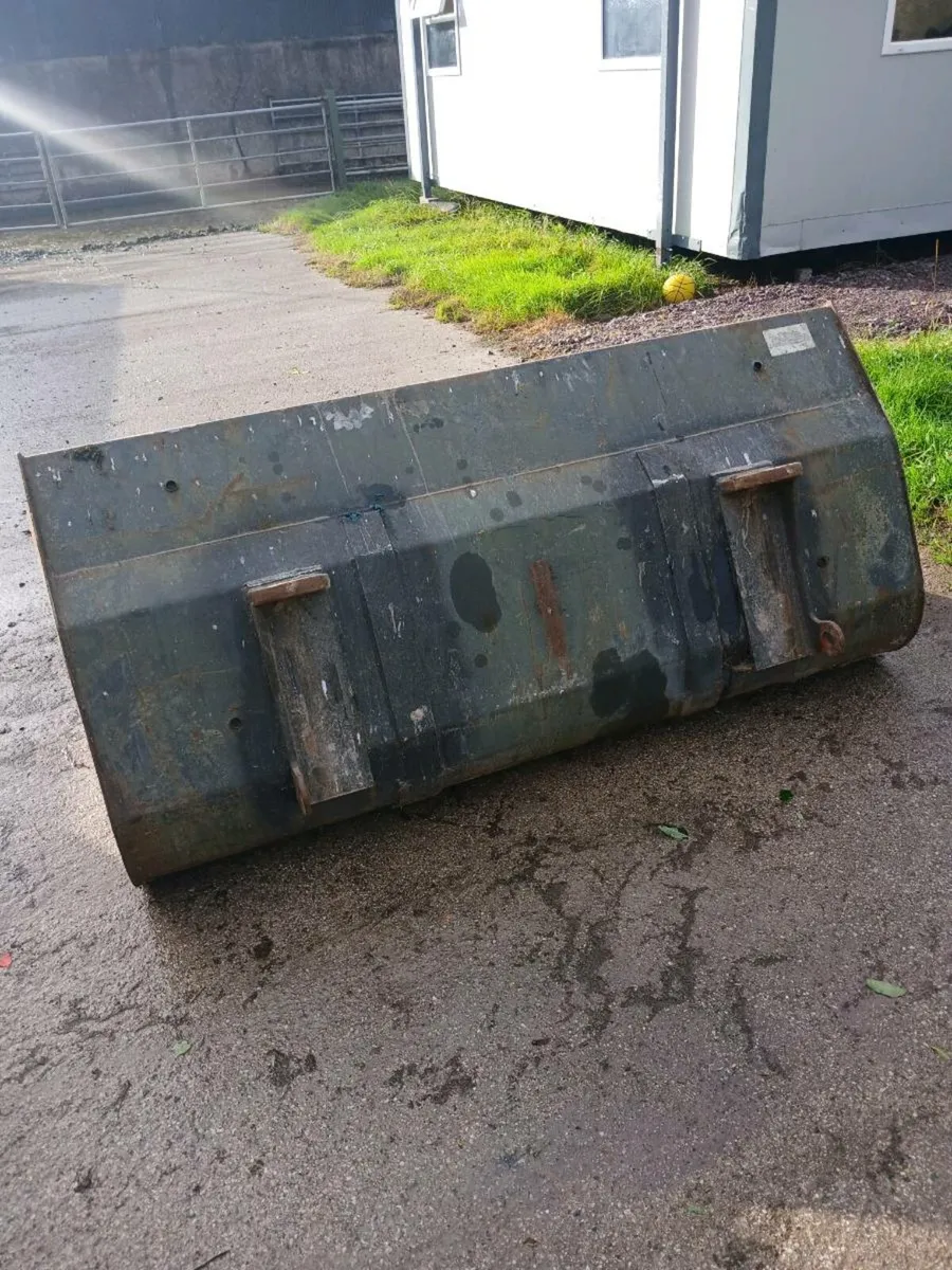 Telehandler bucket - Image 3