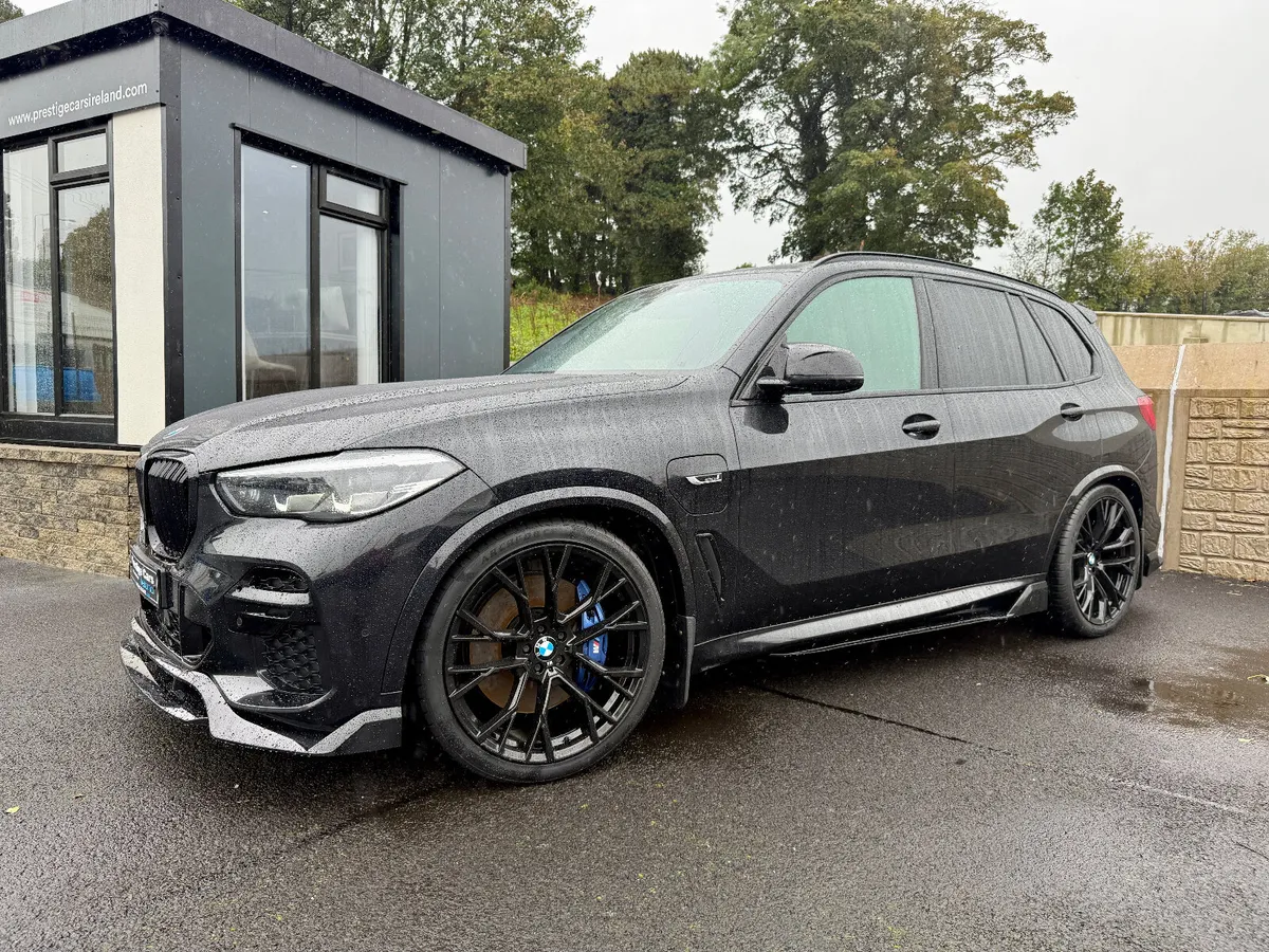 221 BMW X5 45E M SPORT,PAN ROOF,BODY KIT,JET BLACK - Image 1