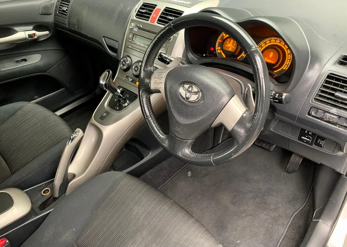 Toyota Auris 2007 Automatic 1.6 Petrol nct 8/26 - Image 3