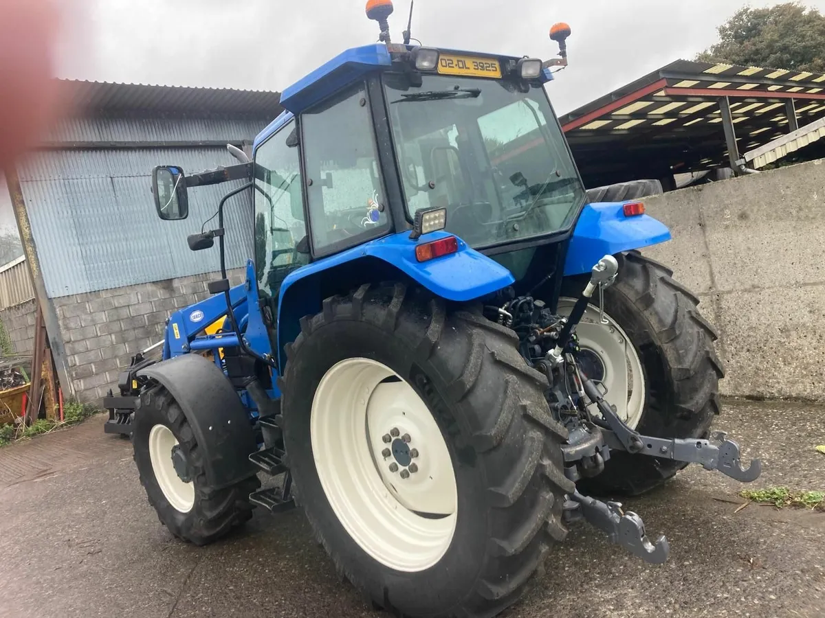 New Holland TS100 - Image 4
