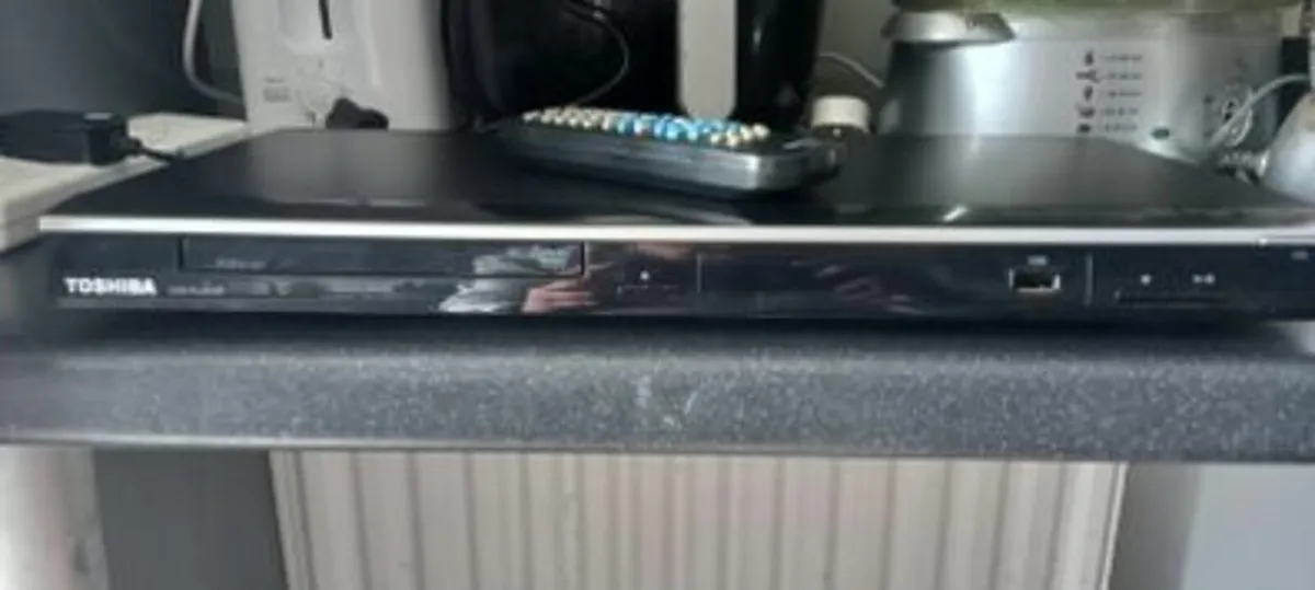 Toshiba DVD/CD/USB Player with remote & Scart lead