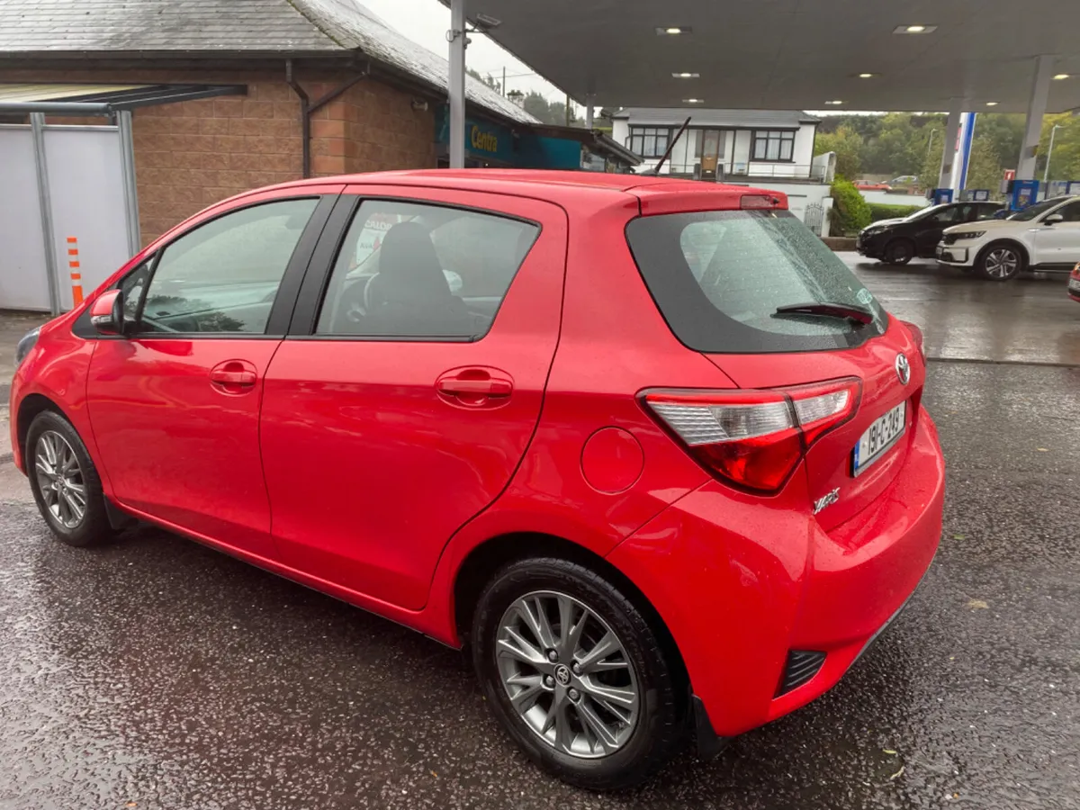 Toyota Yaris 2019 - Image 2
