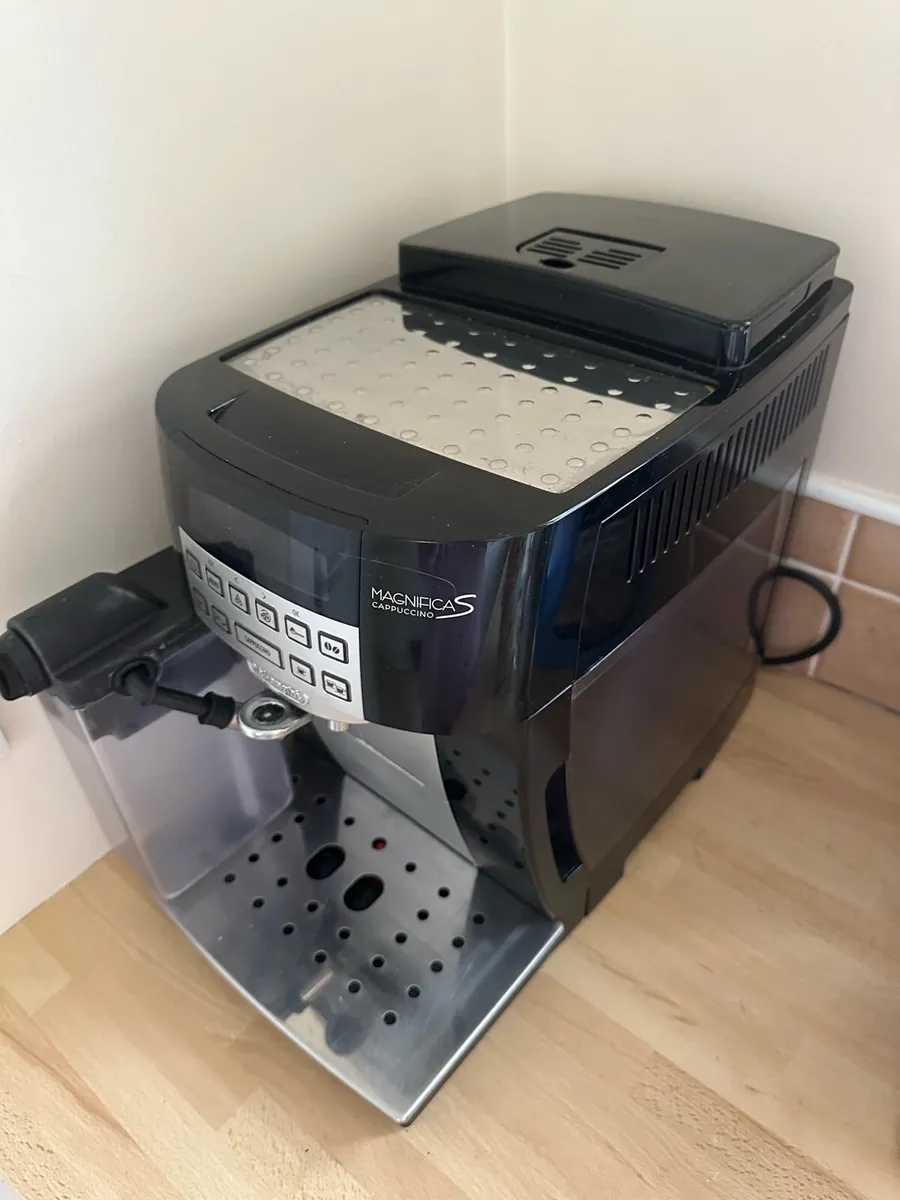 DeLonghi coffee machine - Image 2