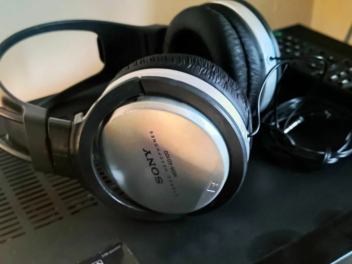 Sony Amplifier Headphones  Stereo  Receiver Hi Res - Image 2
