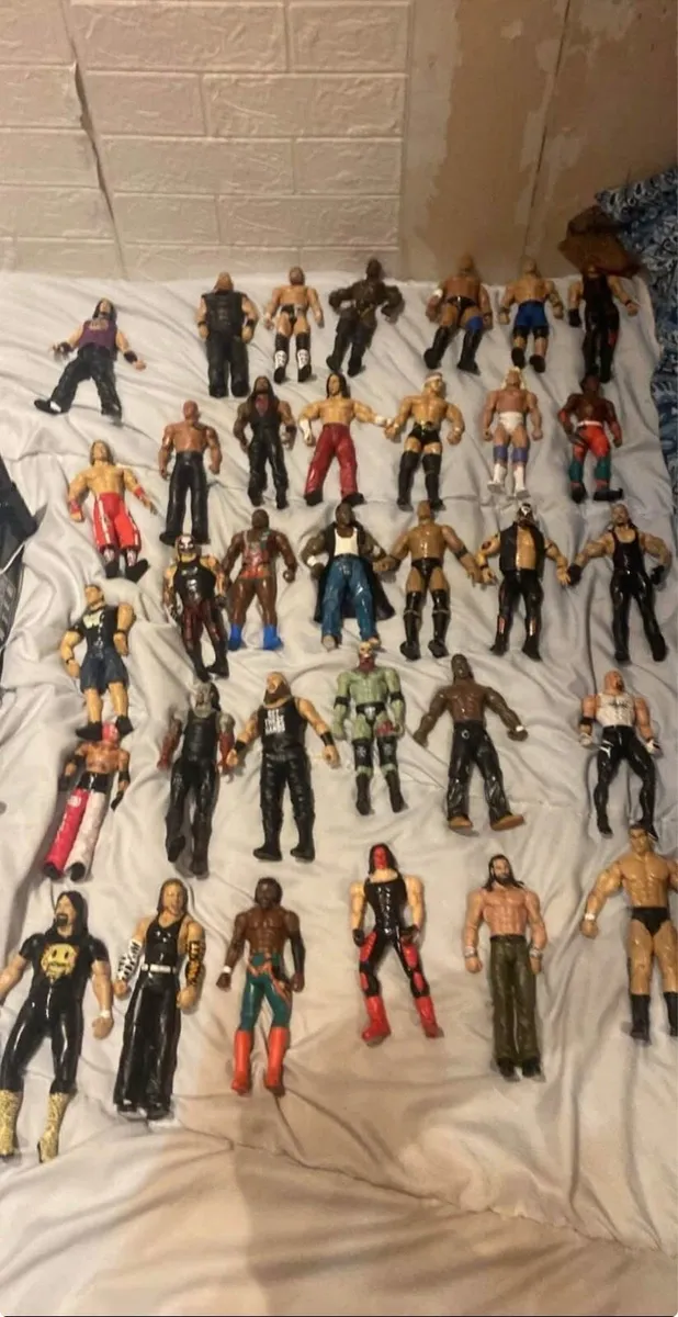 WWE ring with figures - Image 1