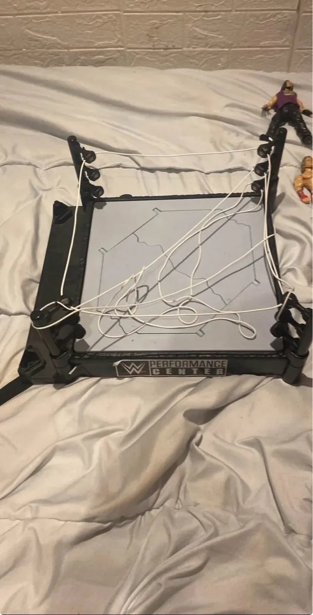 WWE ring with figures - Image 2