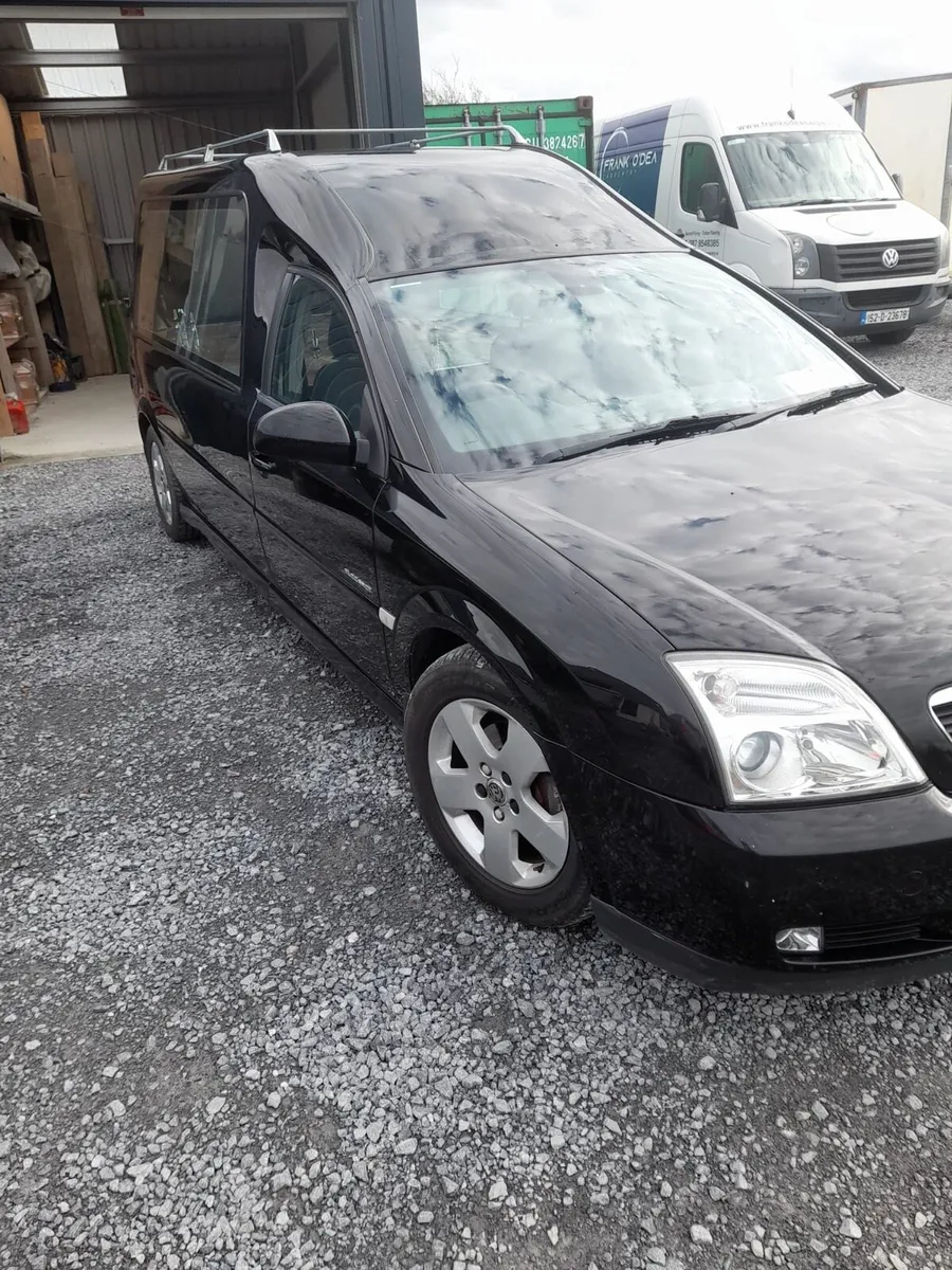 Vauxhall Vectra Hearse - Image 2