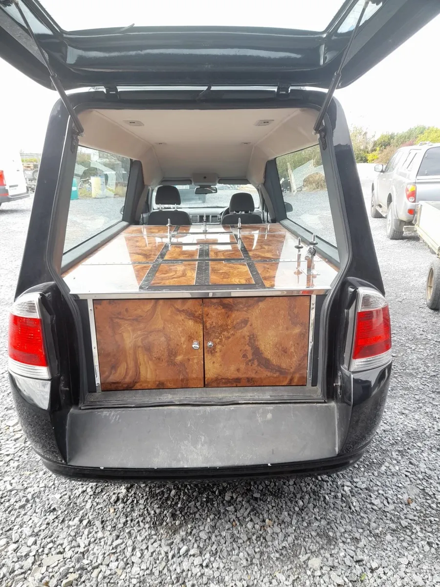 Vauxhall Vectra Hearse - Image 4