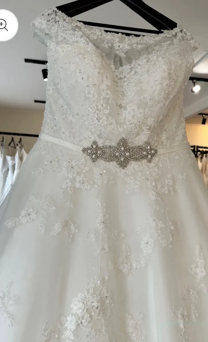 Wedding dress - Image 4