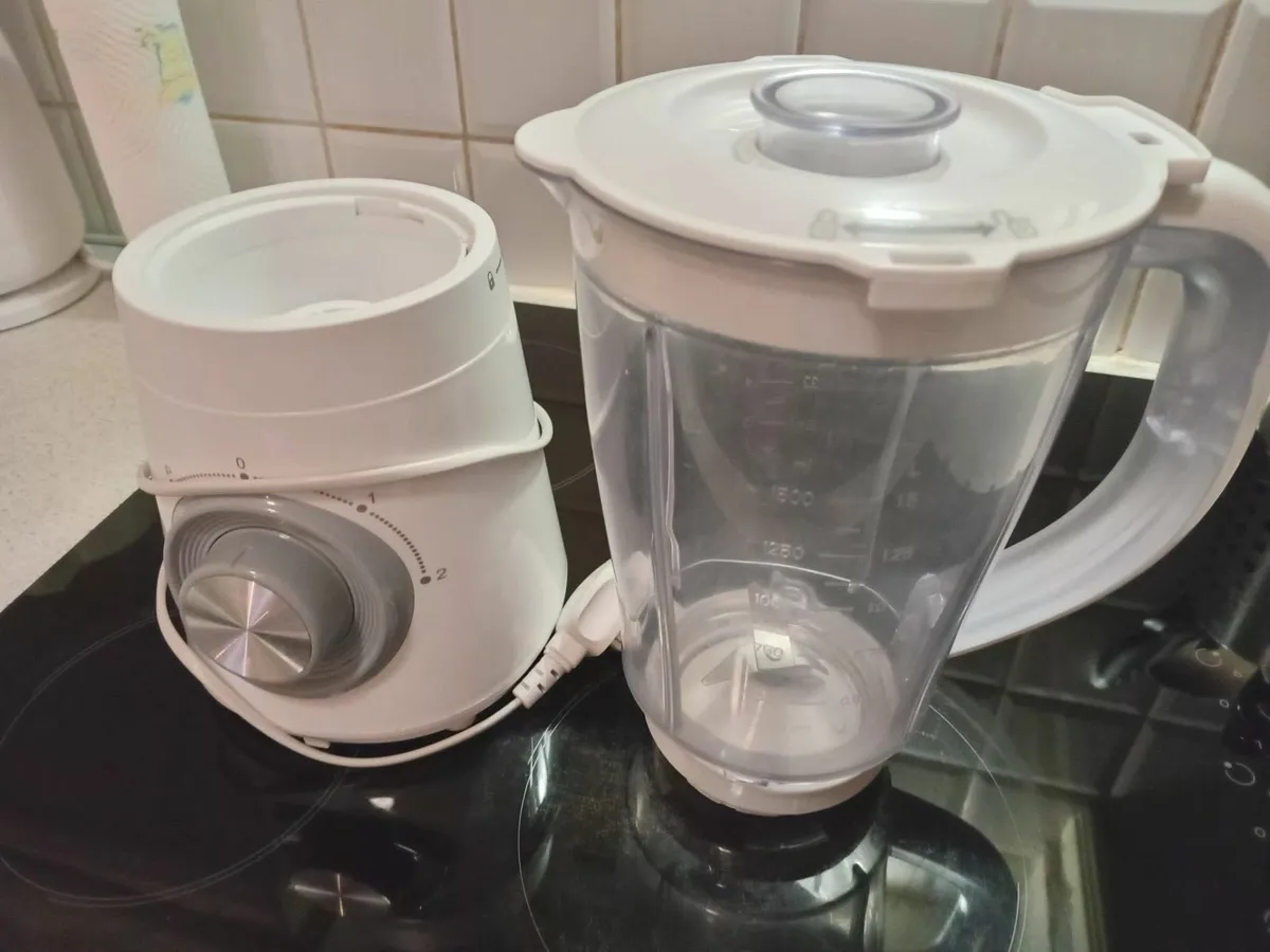 Essentials Blender – Reliable & Budget-Friendly