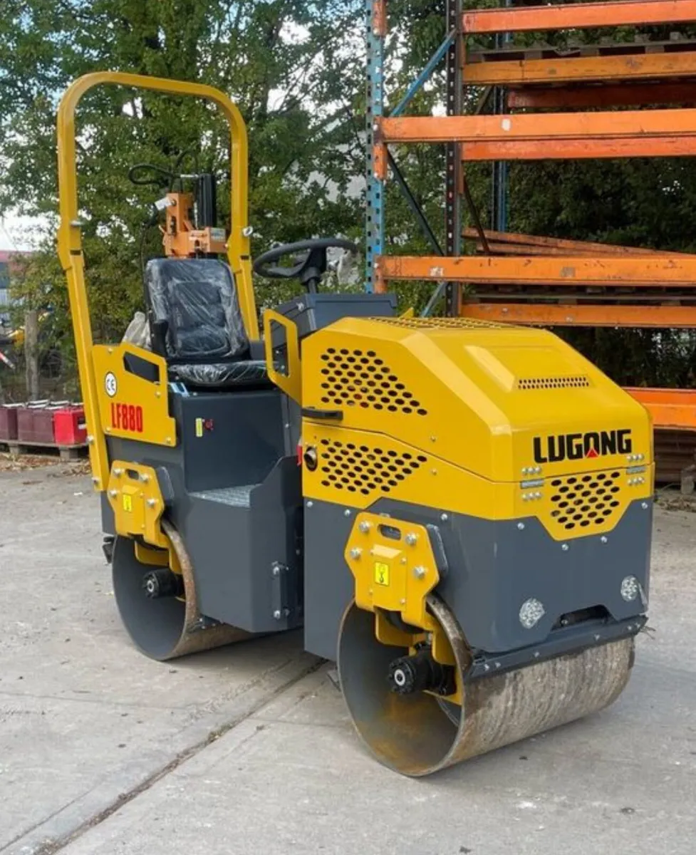 NEW DOUBLE DRUM VIBRATING ROLLER LUGONG LF88 BOMAG - Image 1