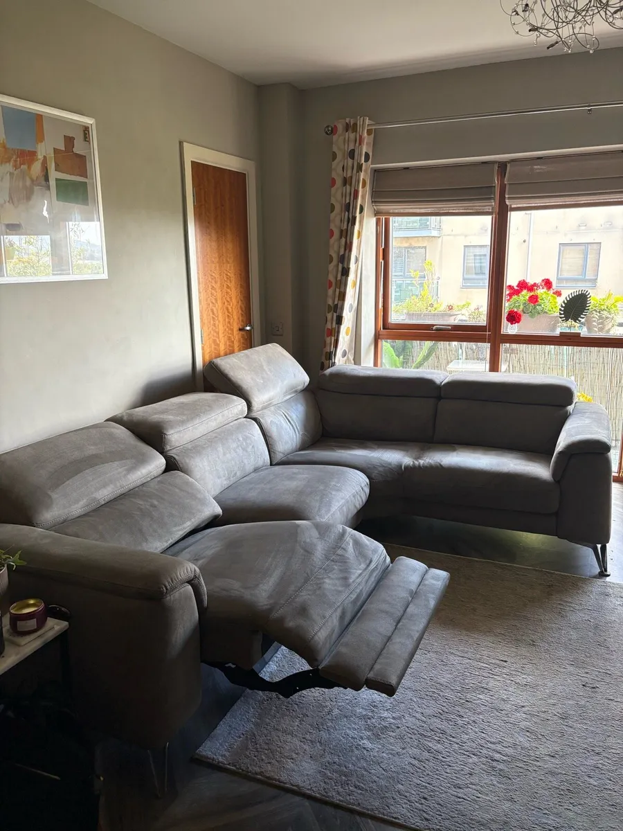 Corner sofa - Image 1