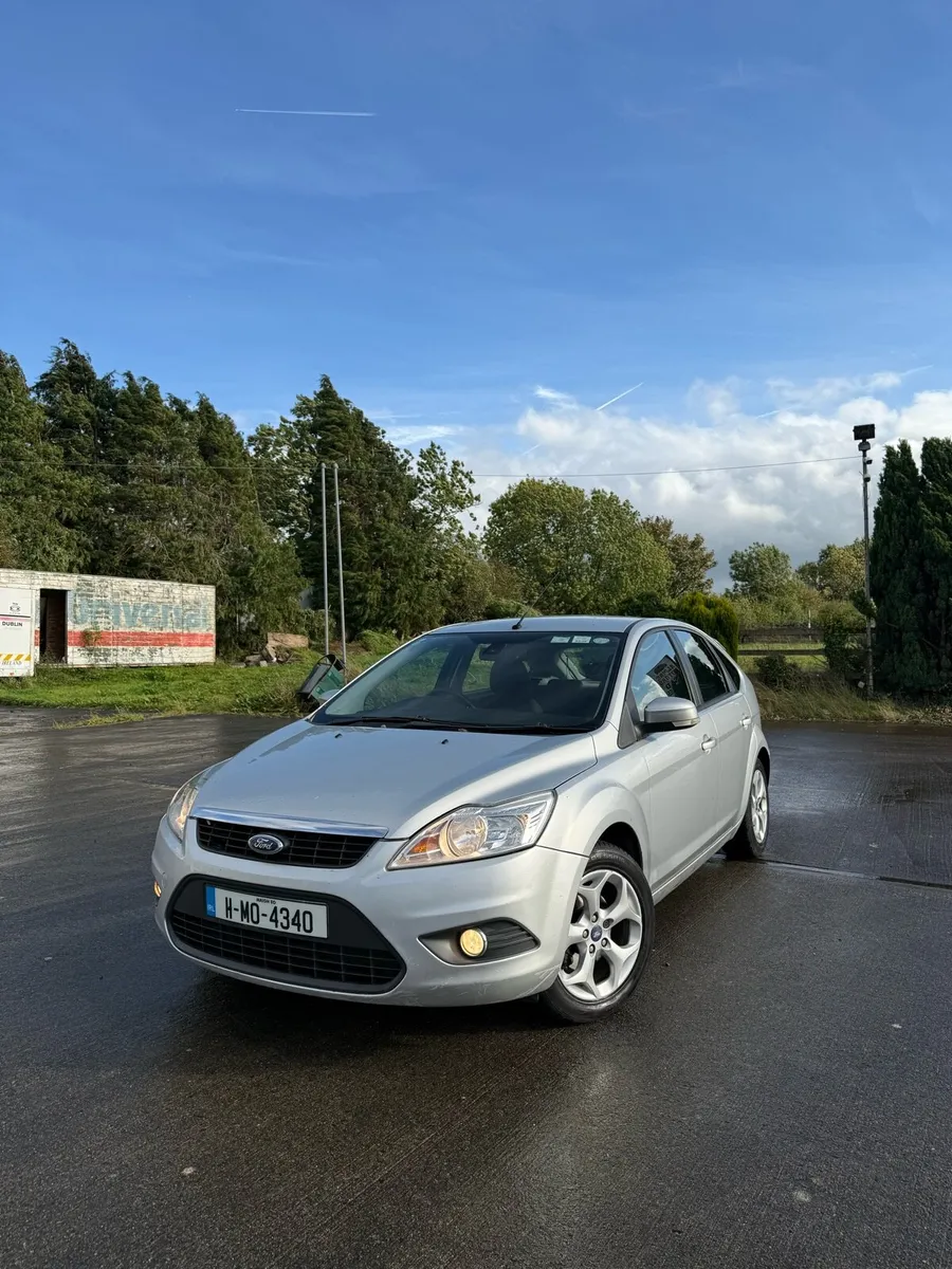 Ford Focus 1.6 Automatic - Image 1