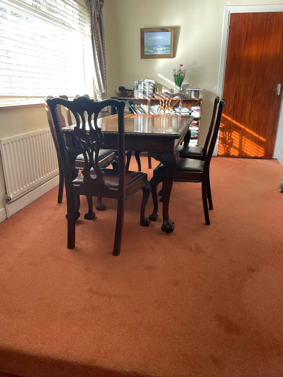 Dining table and 6 chairs - Image 3