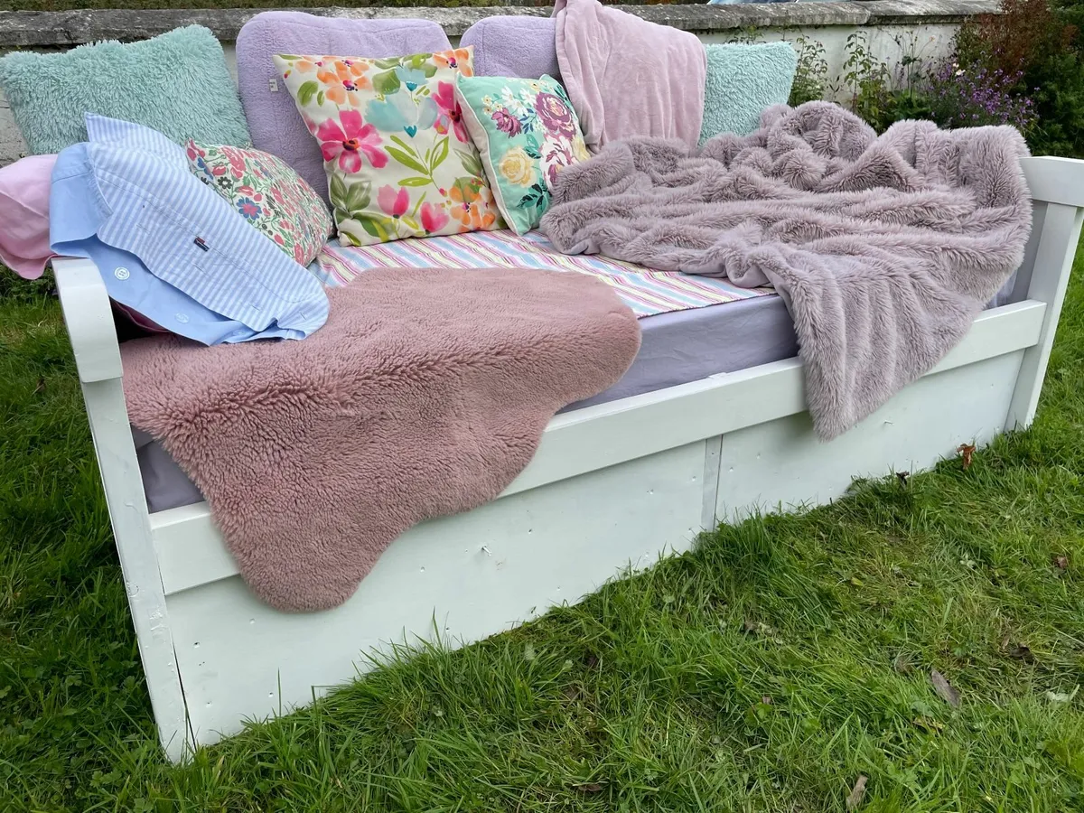 Daybed (4 foot custom made) - Image 2