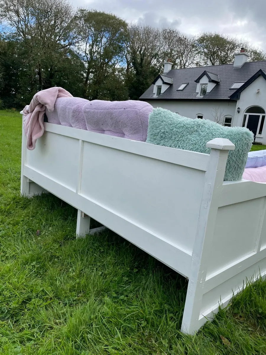 Daybed (4 foot custom made) - Image 3